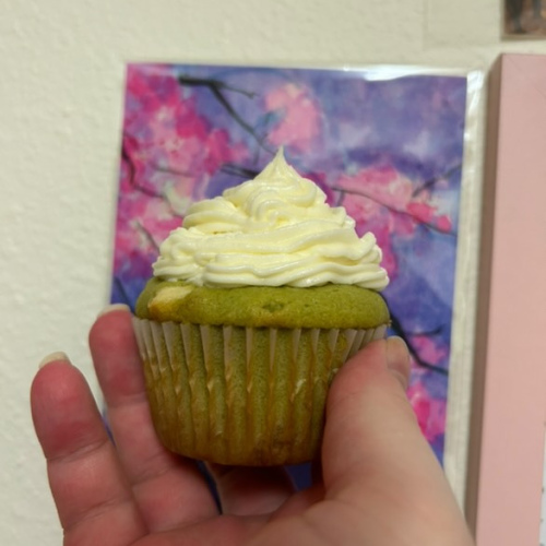 Half-doz. Matcha White Chocolate Muffin